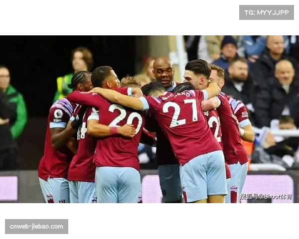 布伦特福德vs南安普顿一战因球迷冲入场内短暂中断